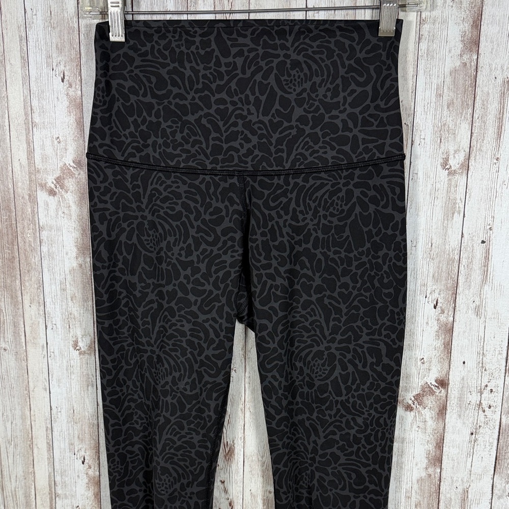 Lululemon Wunder Under Leggings sz 6 Full-On Luxtreme Roll Down Petal Camo Black - Picture 4 of 13